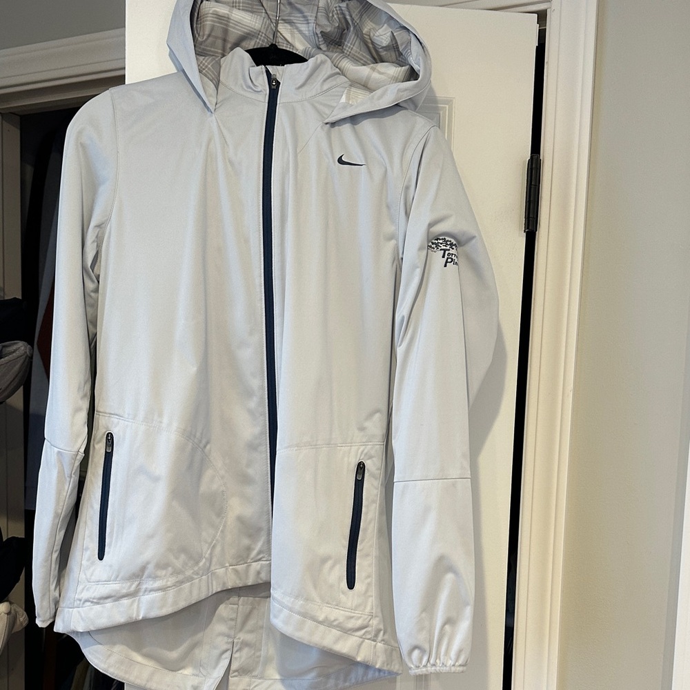 Nike Torrey Pines Gray Hooded Windbreaker